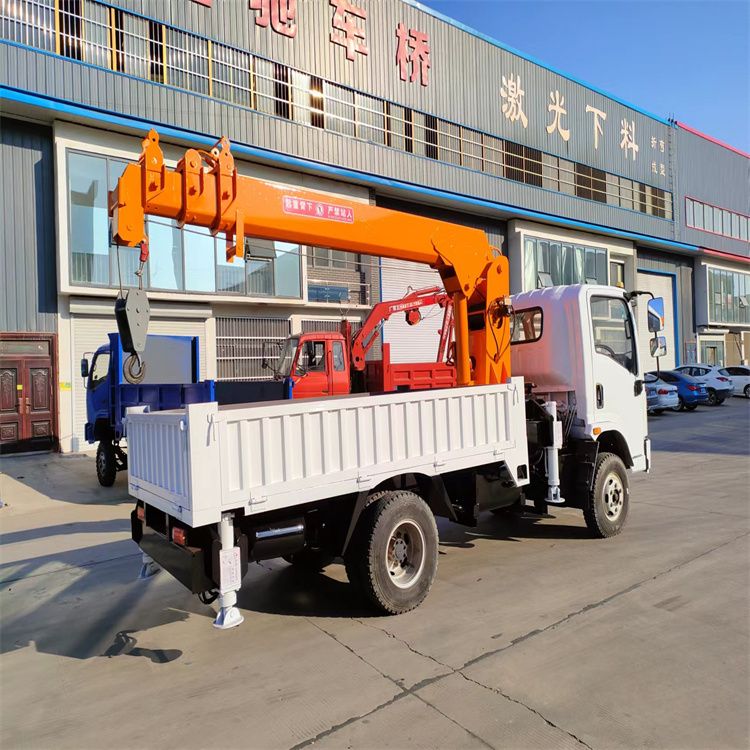 正镶白旗三轮随车吊定制 农用改装机自备吊中瑞长期出售